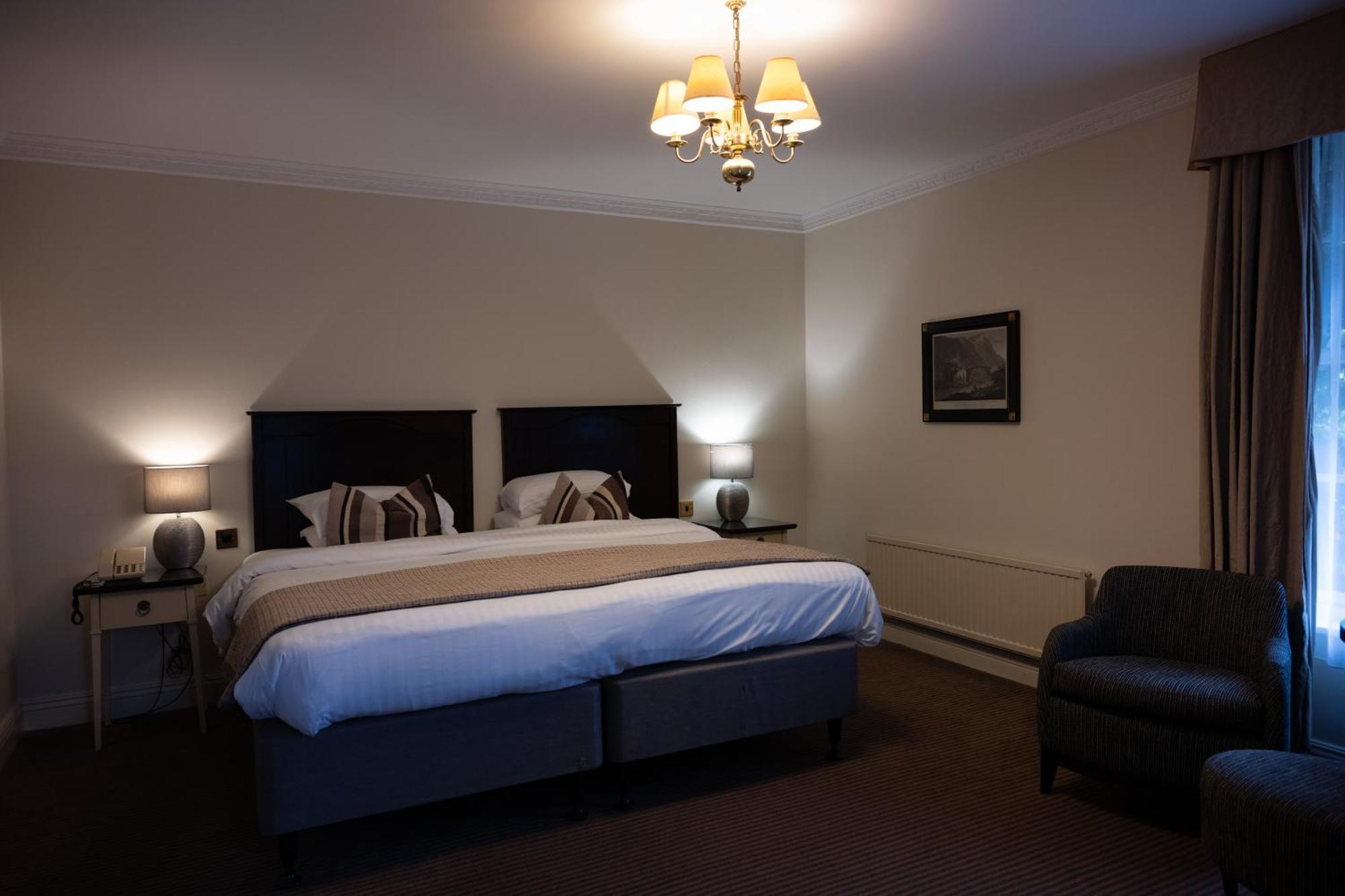 Park House Hotel Shifnal Bagian luar foto