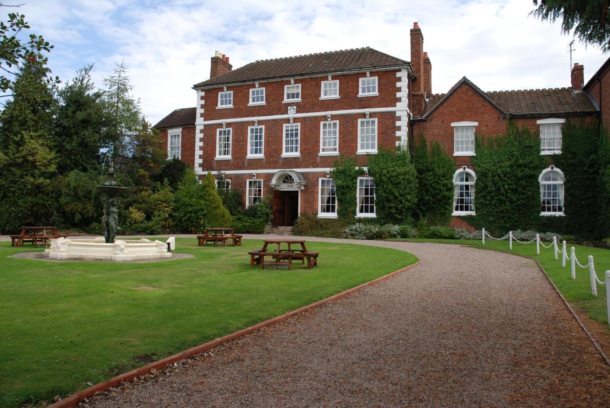 Park House Hotel Shifnal Bagian luar foto